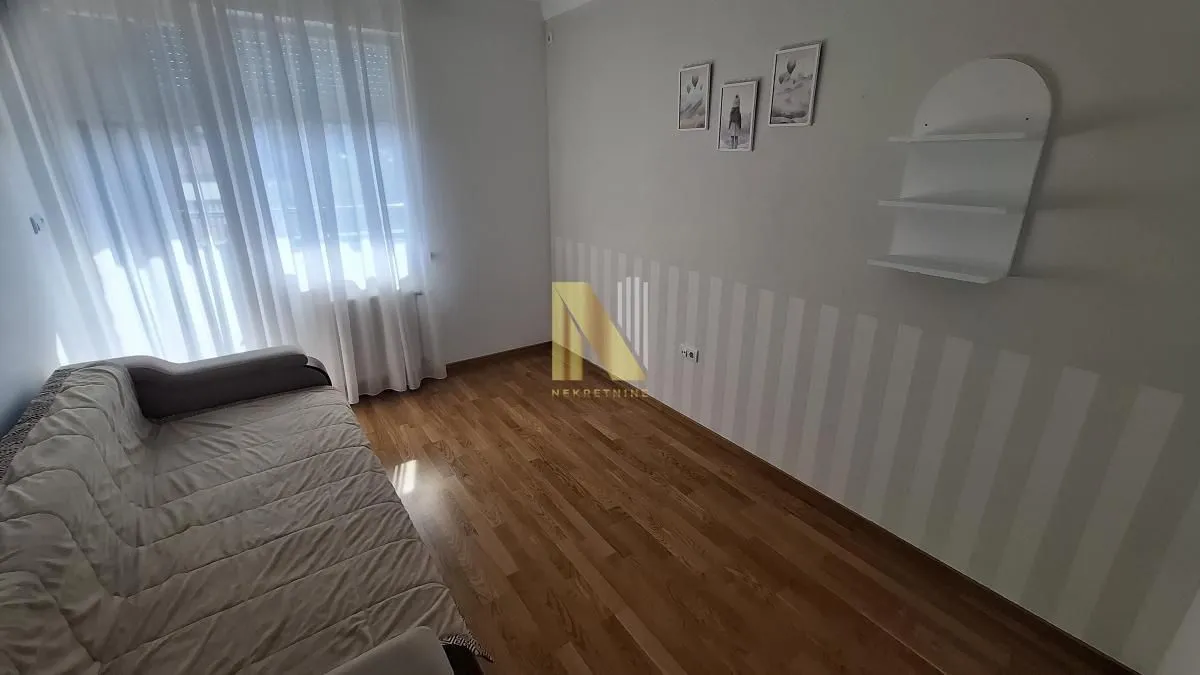 Izdavanje, trosoban stan, 70m², Novi Sad, Srbija