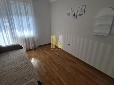 Izdavanje, trosoban stan, 70m², Novi Sad, Srbija - image 9