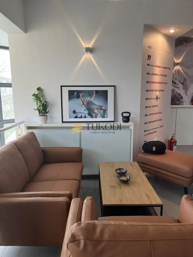 Rent, office space, 780m², Novo naselje, Novi Sad