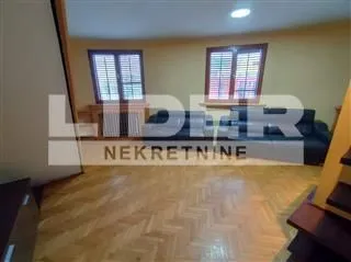Izdavanje, stan, 160m², Savski Venac, Beograd
