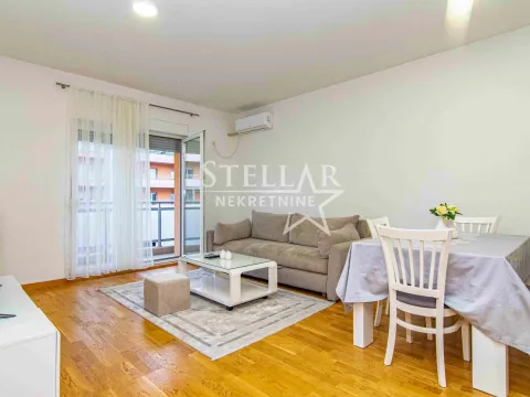 Rent, one bedroom apartment, 52m², City Kvart, Podgorica - image 1