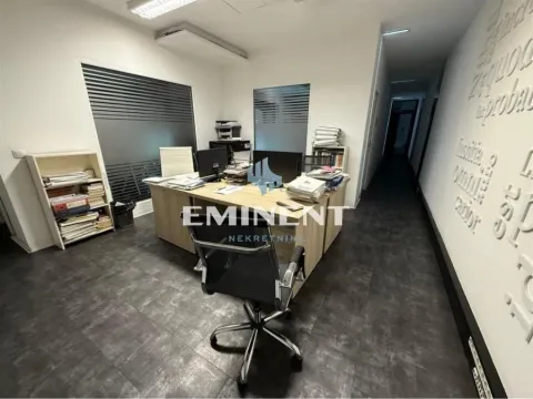 Izdavanje, poslovni prostor, 303m², Stari Grad, Beograd - image 8