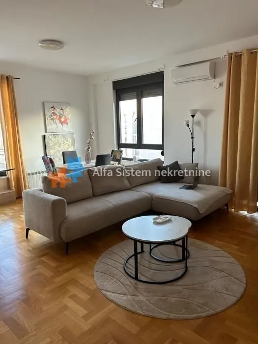Izdavanje, dvosoban stan, 52m², Stari Grad, Beograd