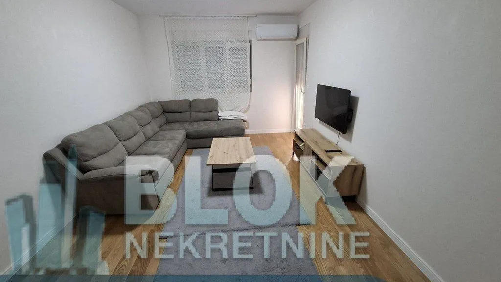 Izdavanje, jednosoban stan, 50m², Central Point, Podgorica