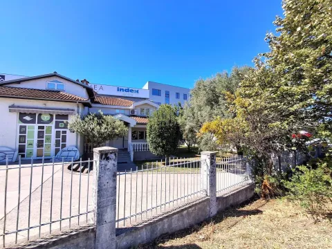 Izdavanje, kuća, 350m², Dahna, Podgorica - image 26