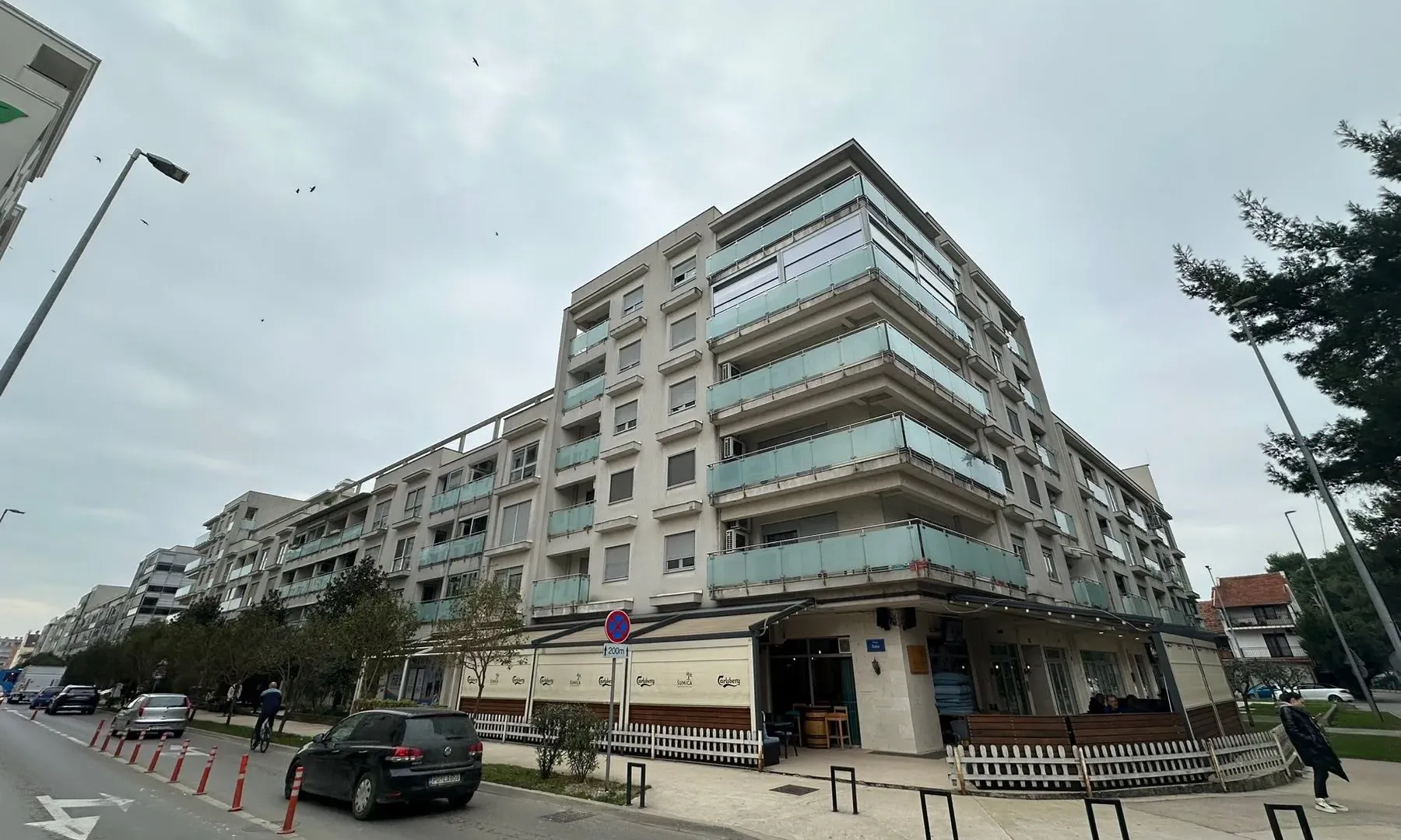 Izdavanje, poslovni prostor, 92m², Tološi, Podgorica