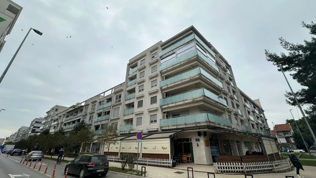 Izdavanje, poslovni prostor, 92m², Tološi, Podgorica