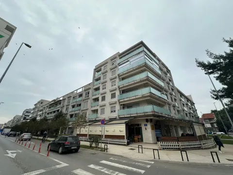 Rent, office space, 92m², Tološi, Podgorica