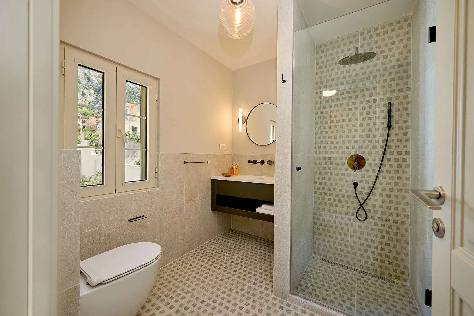 Rent, house, 200m², Dobrota, Kotor