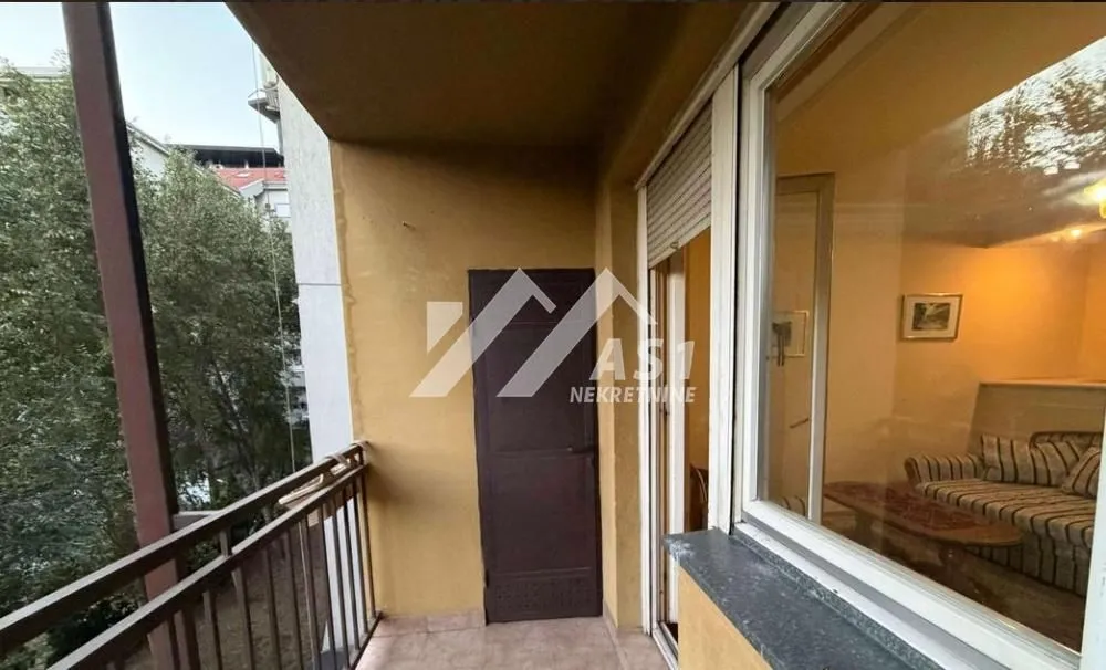 Izdavanje, dvosoban stan, 46m², Bulevar Oslobodjenja, Novi Sad Sve Podlokacije