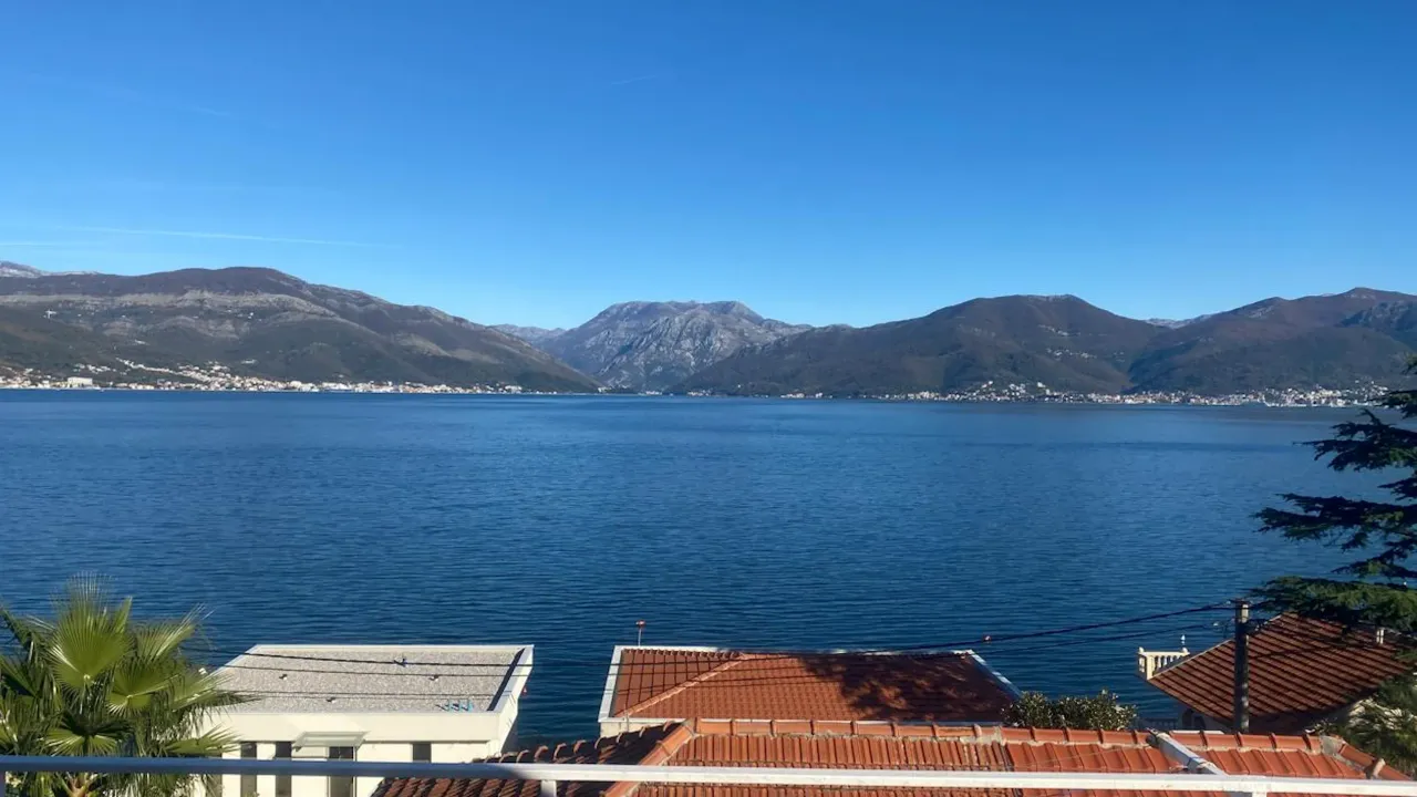 Sale, three bedroom apartment, 106m², Krašići, Tivat