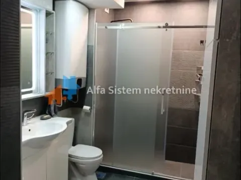 Izdavanje, trosoban stan, 86m², Vračar Sve Podlokacije, Beograd - image 14