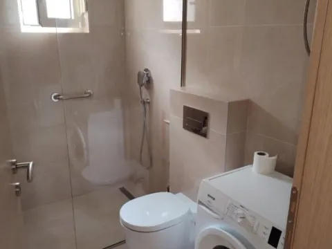 Izdavanje, jednosoban stan, 42m², Budva, Crna Gora - image 8