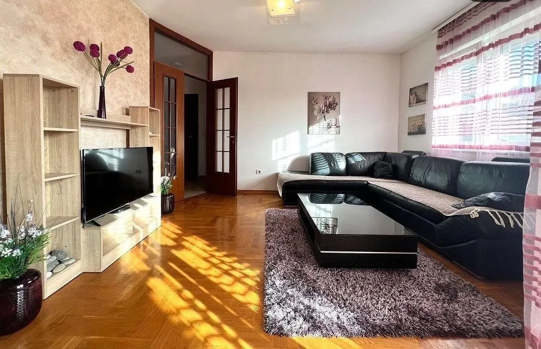 Izdavanje, dvosoban stan, 78m², Stari Aerodrom, Podgorica