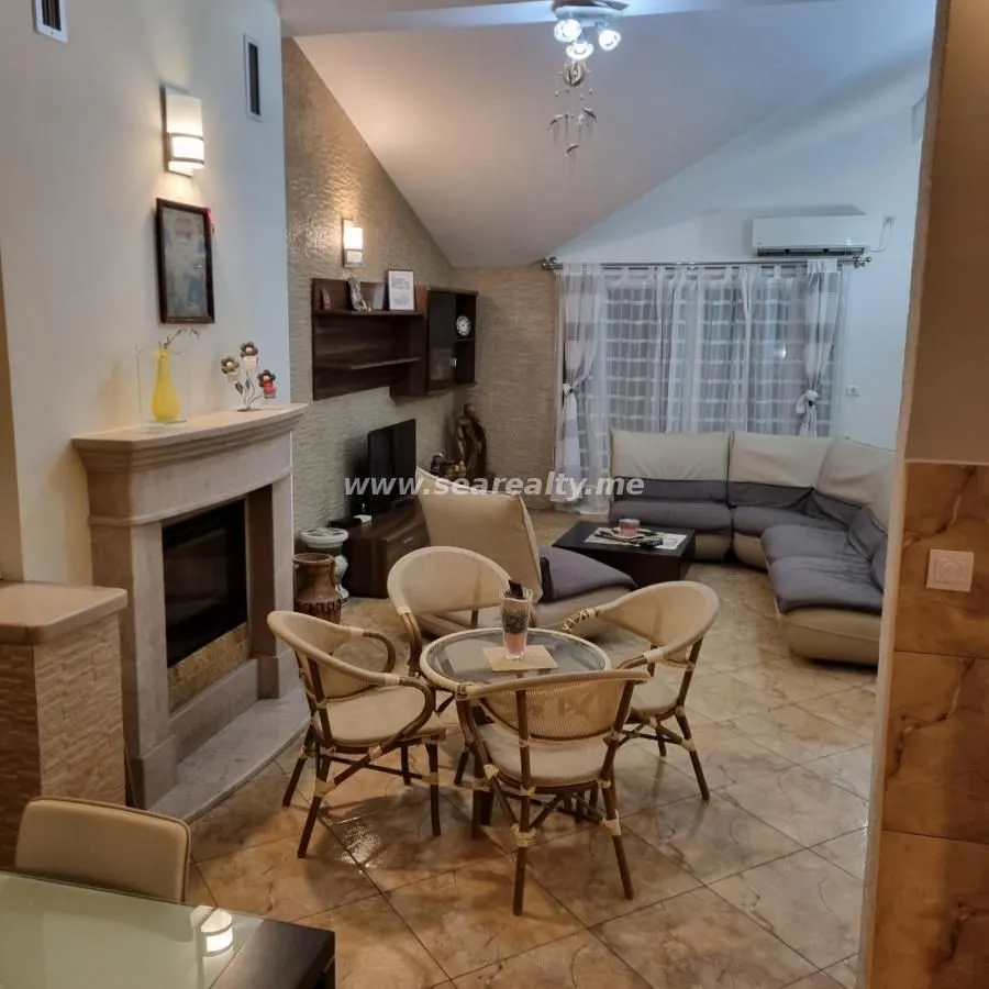 Rent, apartment, 103m², Centar, Tivat