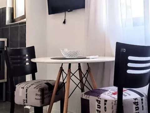 Izdavanje, jednosoban stan, 45m², Momišići, Podgorica - image 2