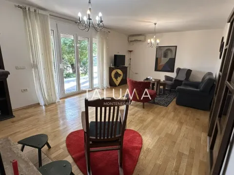 Izdavanje, kuća, 200m², Tološi, Podgorica - image 6