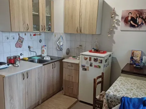 Prodaja, jednosoban stan, 40m², Stari Aerodrom, Podgorica - image 2