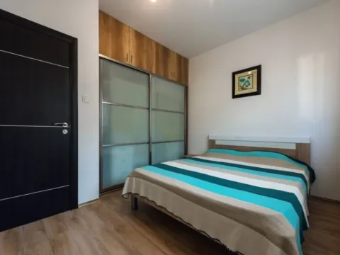 Rent, one bedroom apartment, 40m², Budva, Crna Gora - image 2