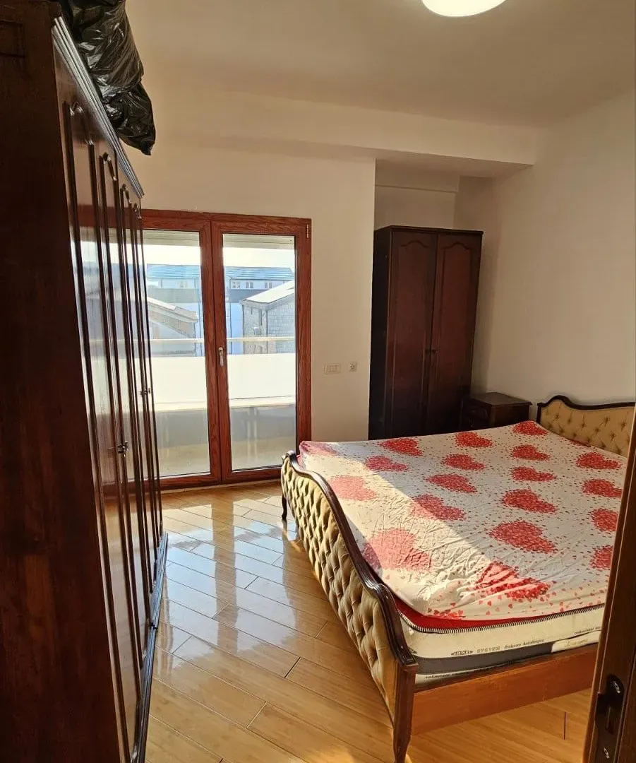 Izdavanje, dvosoban stan, 64m², Stari Aerodrom, Podgorica