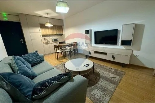 Izdavanje, stan, 42m², Centar, Bar