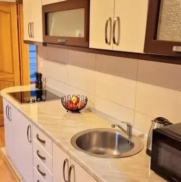 Izdavanje, dvosoban stan, 70m², Lastva Grbaljska, Kotor - image 21