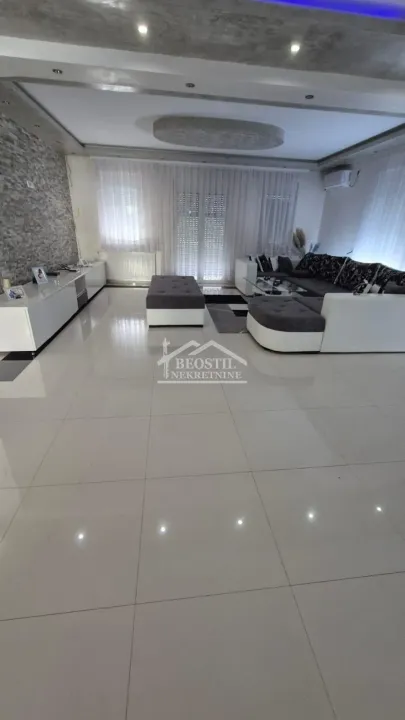 Sale, house, 254m², Mladenovac, Beograd