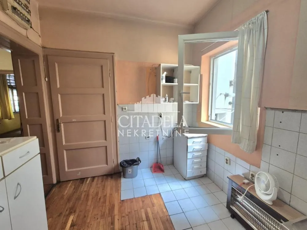 Prodaja, dvosoban stan, 54m², Crveni Krst, Beograd