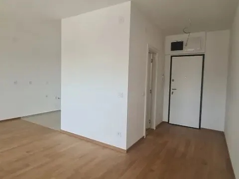 Rent, three bedroom apartment, 100m², Borča 1, Borča Sve Podlokacije - image 2