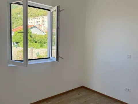 Sale, two bedroom apartment, 55m², Petrovac, Budva - image 7