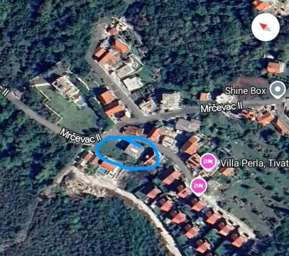 Satelitski snimak lokacije sa označenom parcelom i okolnim ulicama. - image 4