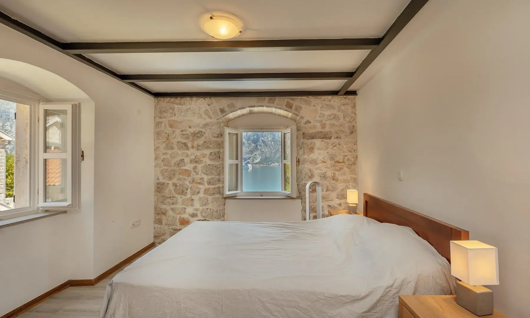 Sale, house, 800m², Prčanj, Kotor