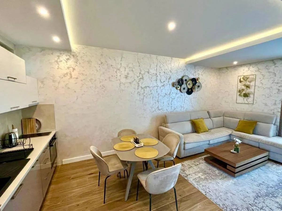 Rent, one bedroom apartment, 55m², Centar, Tivat