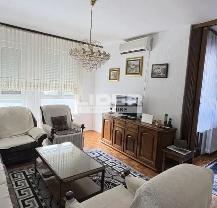 Izdavanje, trosoban stan, 77m², Čukarička Padina, Beograd