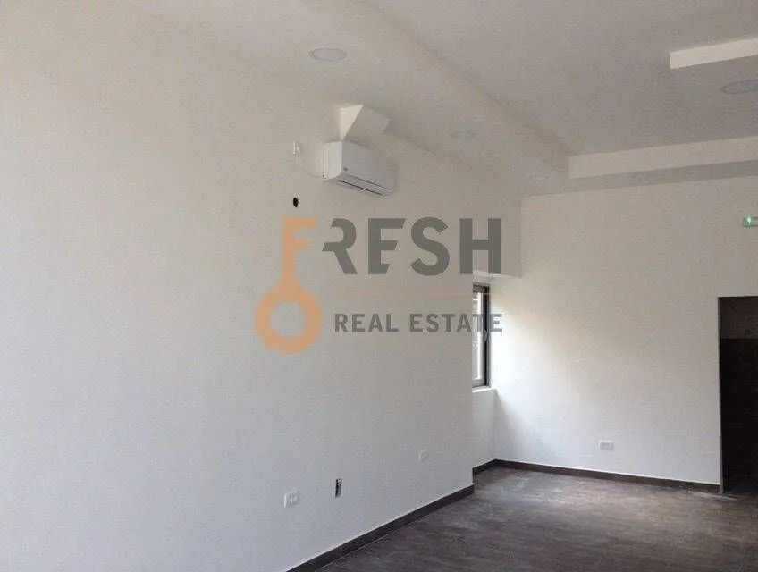 Sale, office space, 52m², Cetinje, Crna Gora