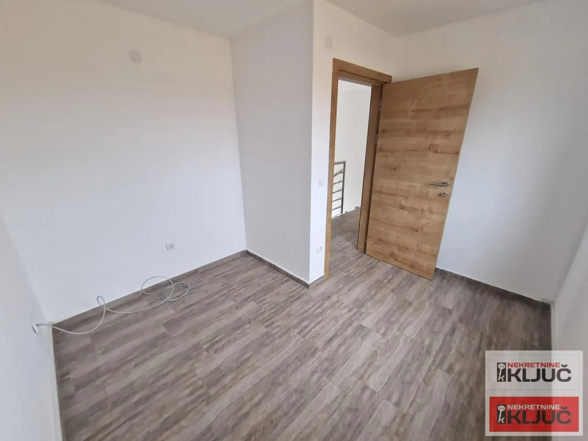 Rent, office space, 300m², Veternik, Novi Sad Sve Podlokacije