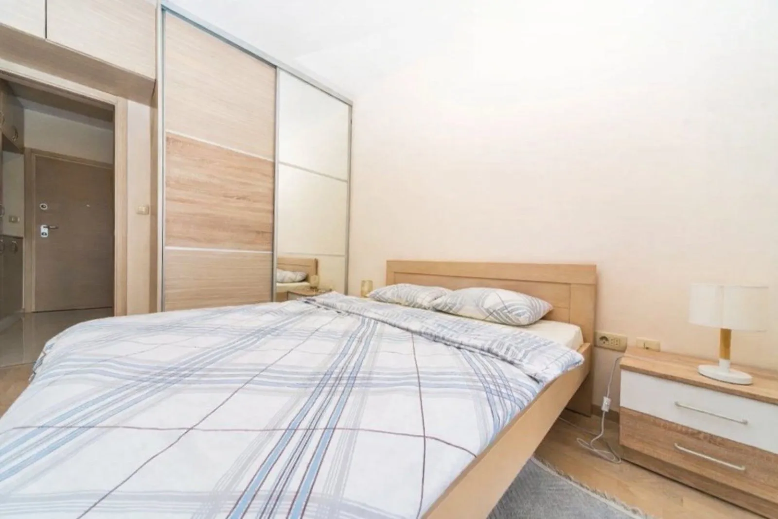 Izdavanje, jednosoban stan, 47m², City Kvart, Podgorica