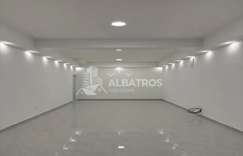 Rent, office space, 37m², Šušanj, Bar - image 2