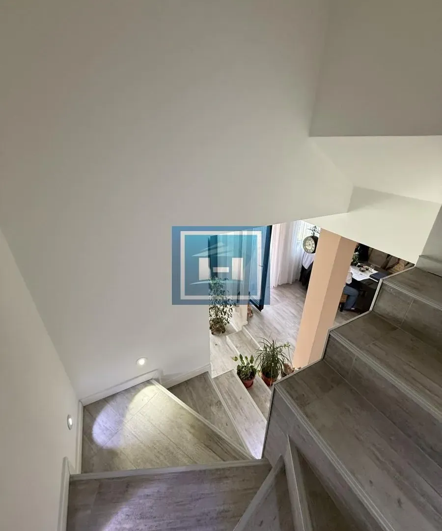 Prodaja, kuća, 240m², Centar, Jagodina