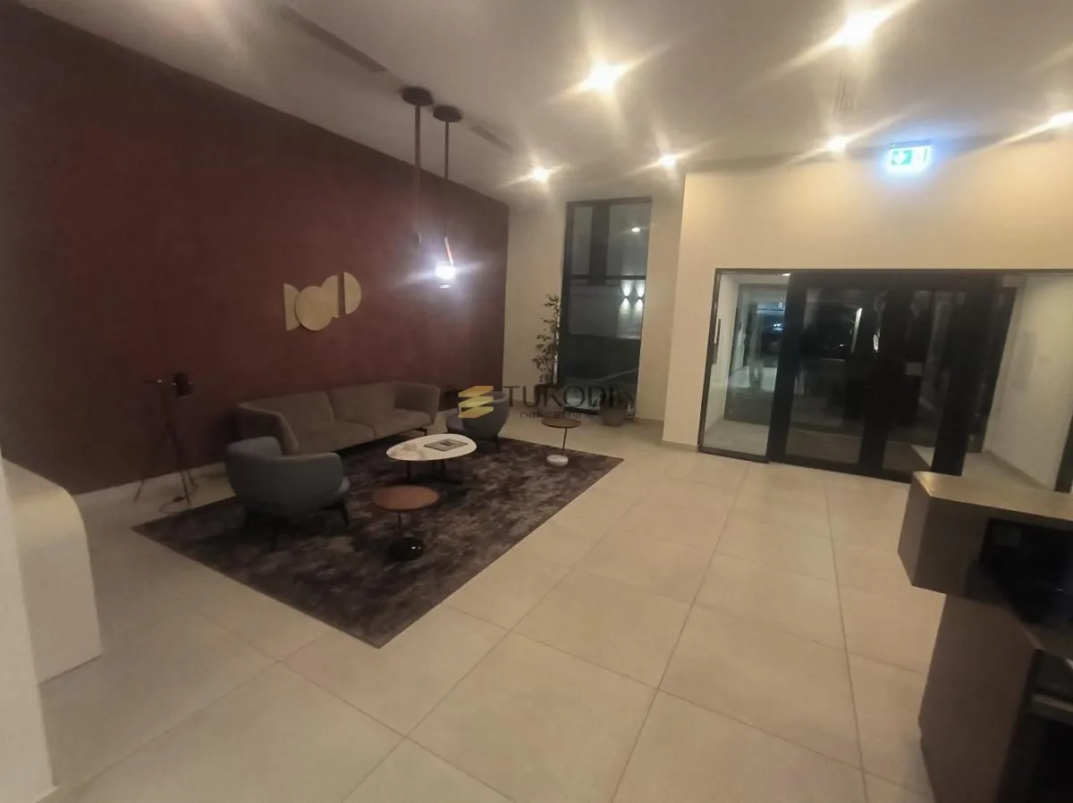 Izdavanje, dvosoban stan, 75m², Savski Venac, Beograd
