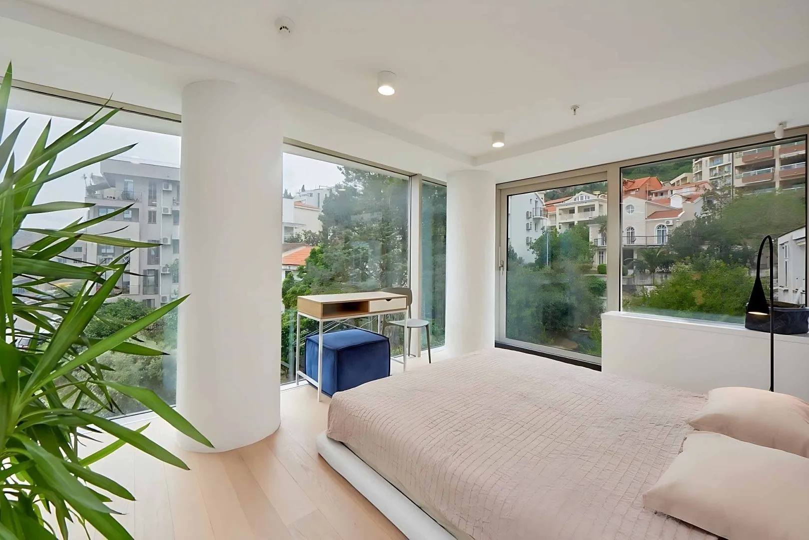 Prodaja, dvosoban stan, 100m², Centar, Budva