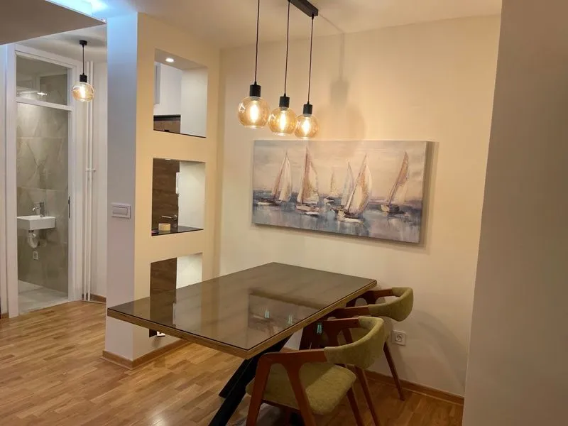 Izdavanje, četvorosoban stan, 86m², Novi Beograd Blok 63, Novi Beograd Sve Podlokacije