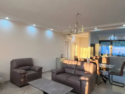 Izdavanje, kuća, 286m², Donja Lastva, Tivat - image 2