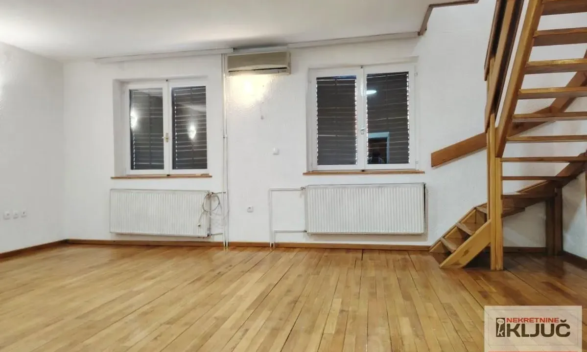 Izdavanje, kuća, 120m², Centar, Novi Sad
