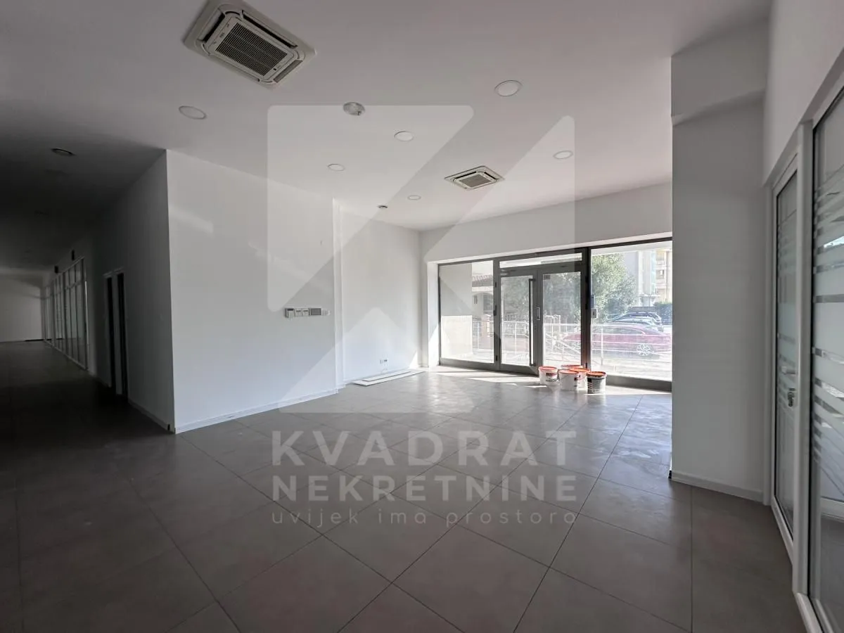 Rent, office space, 362m², Ljubović, Podgorica