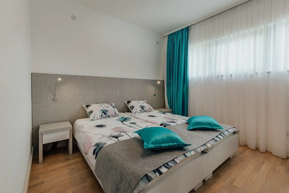 Prodaja, kuća, 236m², Njivice, Herceg Novi