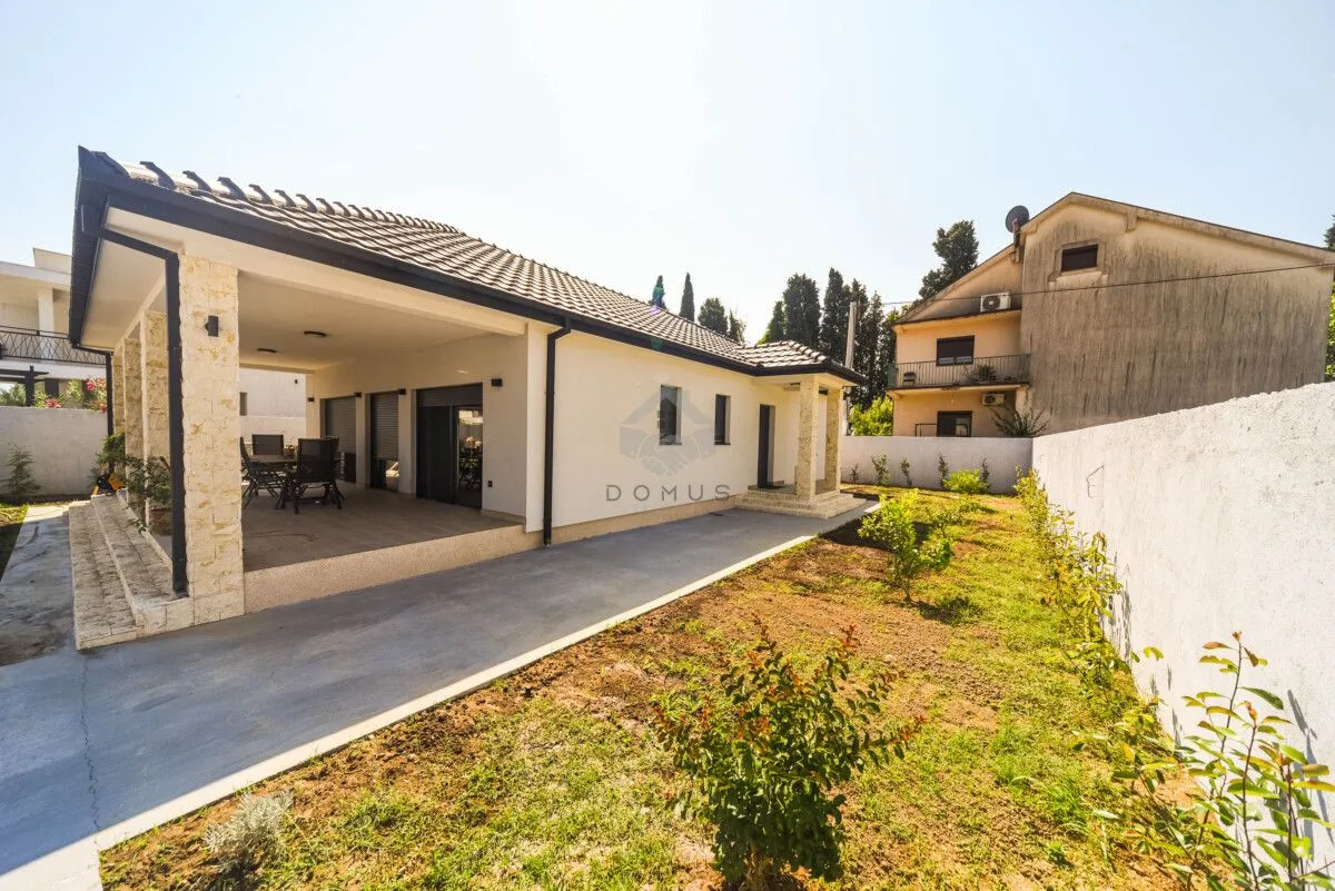 Prodaja, kuća, 130m², Tološi, Podgorica