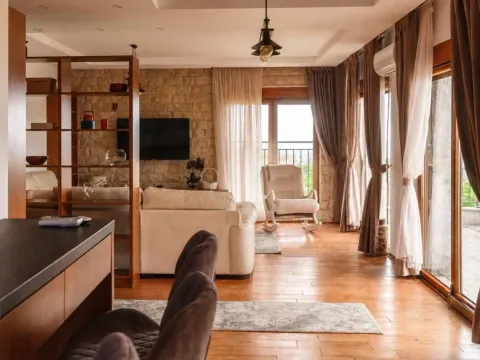 Rent, four bedroom apartment, 240m², Krimovica, Kotor - image 3