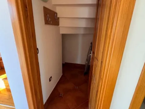 Izdavanje, kuća, 140m², Dobre Vode, Bar - image 3