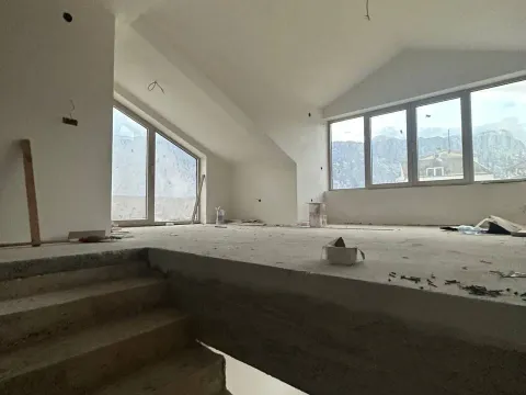 Prodaja, kuća, 516m², Prčanj, Kotor - image 9